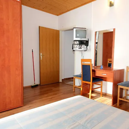 Gostinjska kuća And By The Sea Mandre, Pag - 3557 3*