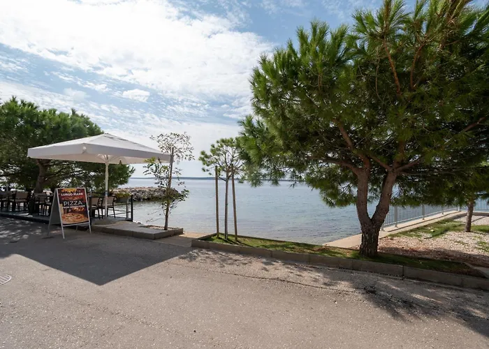 Гостевой дом And By The Sea Mandre, Pag - 3557 Колан