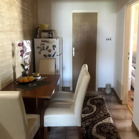 And By The Sea Mandre, Pag - 3557 Gasthof 3*