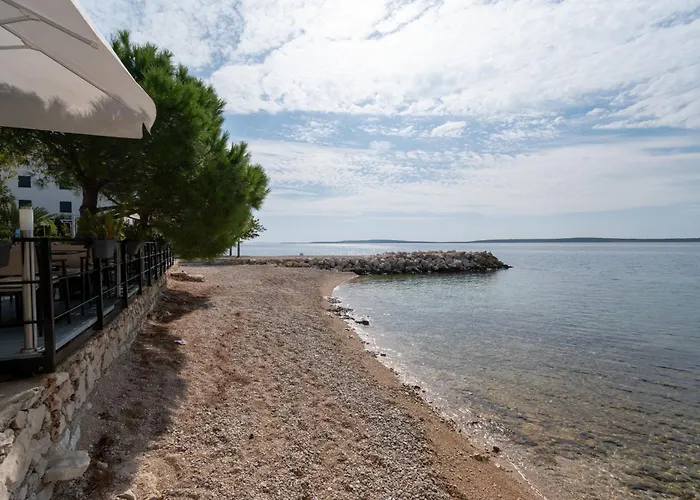 And By The Sea Mandre, Pag - 3557 Casa de hóspedes Kolan